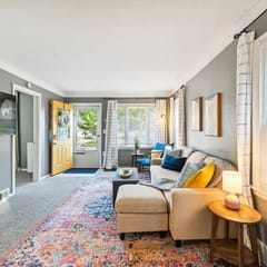 Cheerful & Clean 2br by TCC & Zoo! Fenced yard!