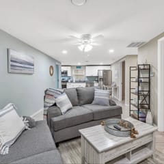 Best location in Uptown Maumee! King Bed-W/D-3TVs!
