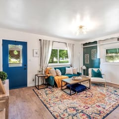 ★Downtown Perrysburg Bungalow w/ additional space★