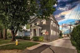 1br apt- heart of Uptown Maumee w/ fiber WiFi! #1 - Image 5