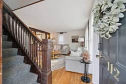Prime Uptown Location! 2br charming historic home! - Image 5