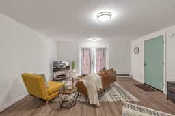 ★ Sylvania area cute 1 story home + guesthouse! ★ - Image 4