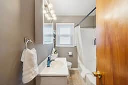 Cheerful & Clean 2br by TCC & Zoo! Fenced yard! - Image 5