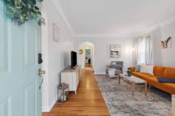 Vibrant & Colorful home w/ 2brs + Private office! - Image 5