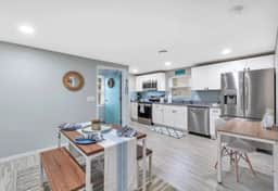 Best location in Uptown Maumee! King Bed-W/D-3TVs! - Image 2
