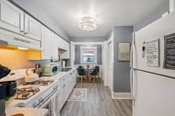 Historic yet updated 2br home- Downtown Rossford! - Image 2