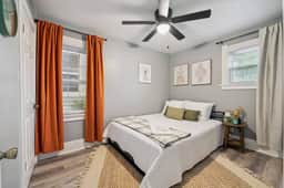 Historic yet updated 2br home- Downtown Rossford! - Image 4