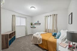 Spacious & well designed 3br/1.5ba w/ Fiber Wi-Fi! - Image 4