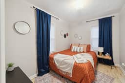 Calming & Relaxing 2br Bungalow near UT, Tol Hosp. - Image 4