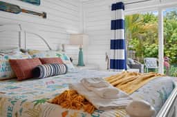 Cozy Coral Cottage