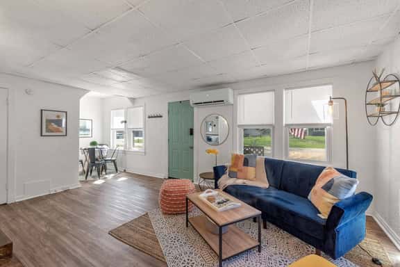 ★ Sylvania area cute 1 story home + guesthouse! ★ - Image 1