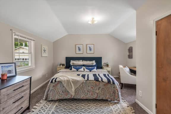 ★Uptown Maumee Renovated Cottage by the River★ - Image 3
