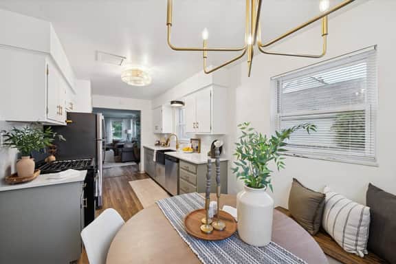 Elegant & inviting! 3br w/ private primary suite! - Image 3