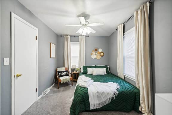 Cheerful & Clean 2br by TCC & Zoo! Fenced yard! - Image 4