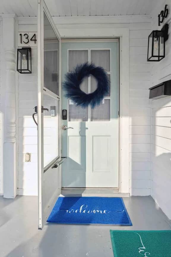 Nautical abode Uptown Maumee by River-BLUE Side! - Image 5
