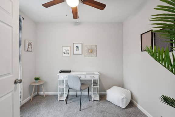 Charming 2br home on Swan Creek! Private office. - Image 5
