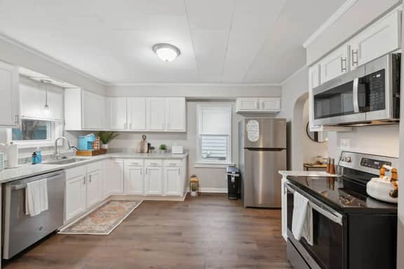 Charming 2br home on Swan Creek! Private office. - Image 2