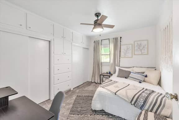 ★Downtown Perrysburg Bungalow w/ additional space★ - Image 4