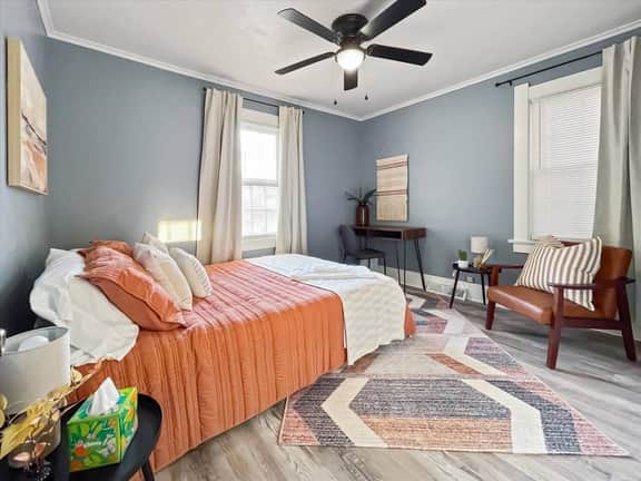 Historic yet updated 2br home- Downtown Rossford! - Image 3