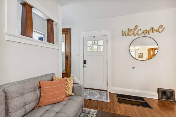 Stunning historic 3br across from Toledo Hospital! - Image 4