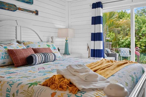 Cozy Coral Cottage