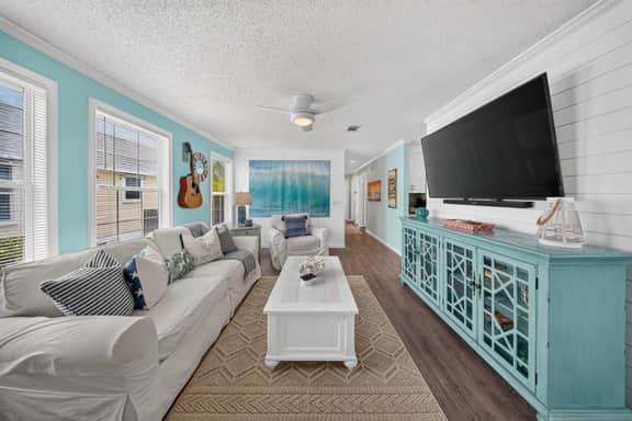 Cozy Coral Cottage