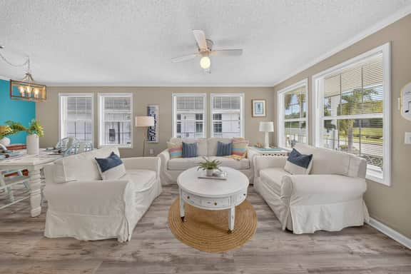 3BR/2BA Beach House! Sleeps 9 w/ 2 Living rms-W/D! - Image 4