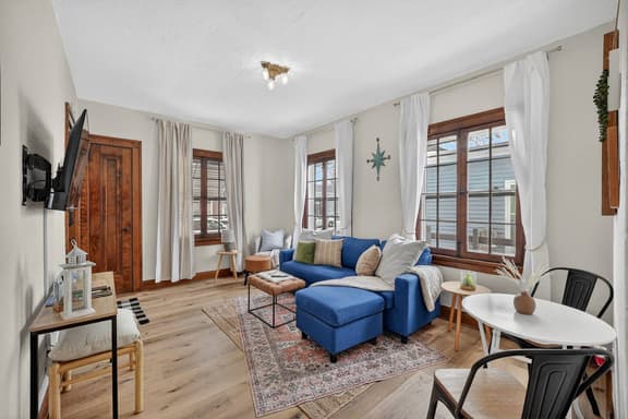 1br apt- heart of Uptown Maumee w/ fiber WiFi! #1 - Image 1