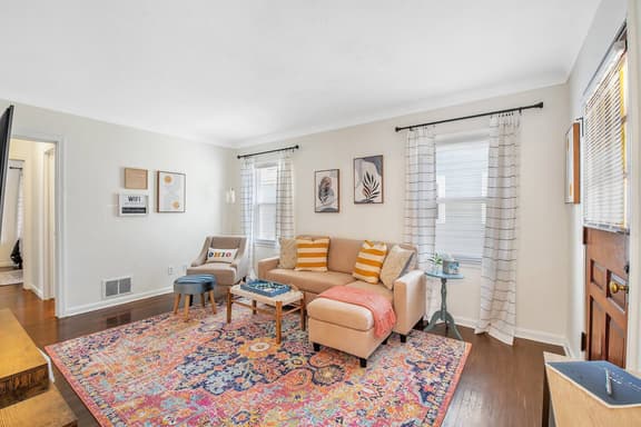 ★Tranquil retreat by Toledo Hosp/UT! Updated-2br★ - Image 1