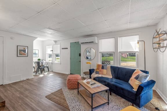 ★ Sylvania area cute 1 story home + guesthouse! ★ - Image 1