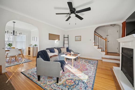 Appealing 2br Cape Cod w/ bonus rm & fiber Wi-Fi! - Image 1