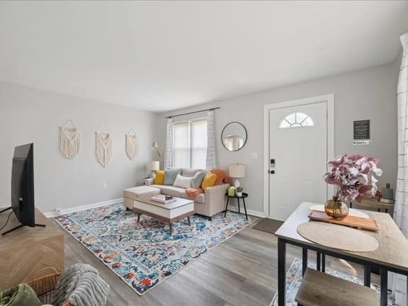 Adorable Maumee Ranch by River/Park-2br fast WiFi - Image 1