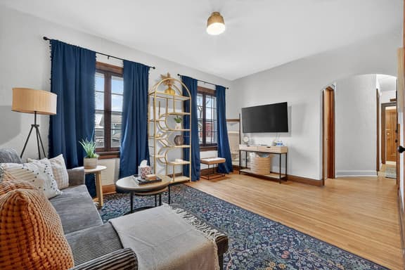 1br apt- heart of Uptown Maumee w/ fiber WiFi! #4 - Image 1